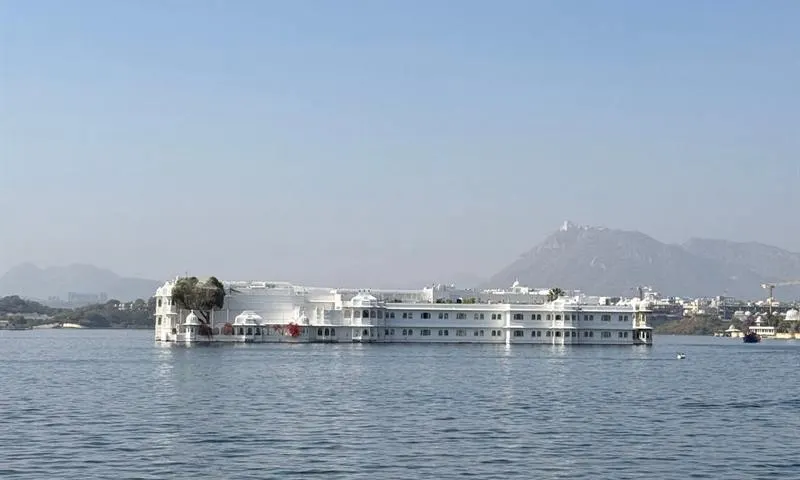 Packers and movers in Udaipur — lake palace view in the city of lakes